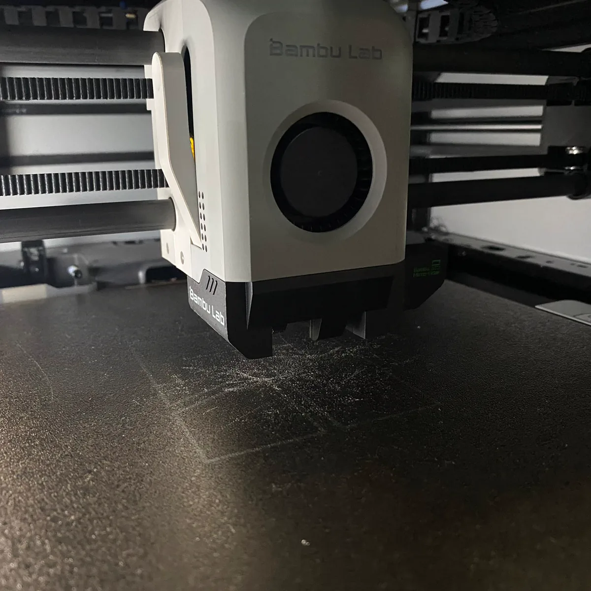 Impresora 3D fabricando una pieza en 3D Berry